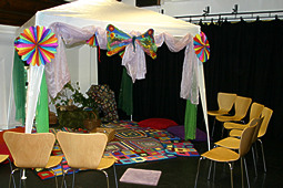 Story Tent getting ready to begin (© Kathryn Holt)